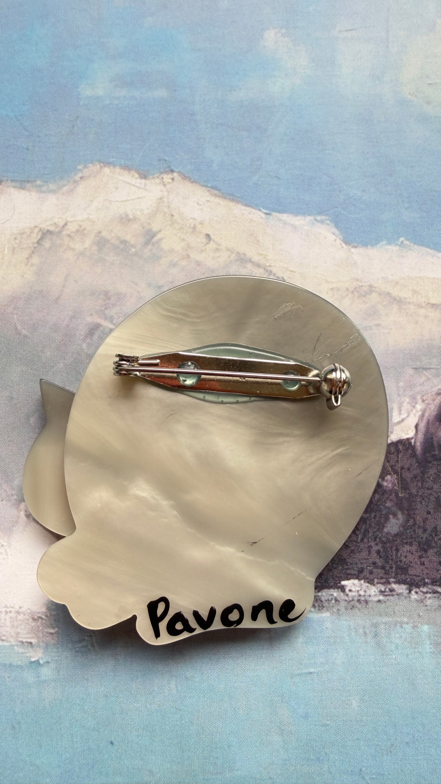 Beige and Grey Sitting Cat Decor with Hearts. Brooch back side