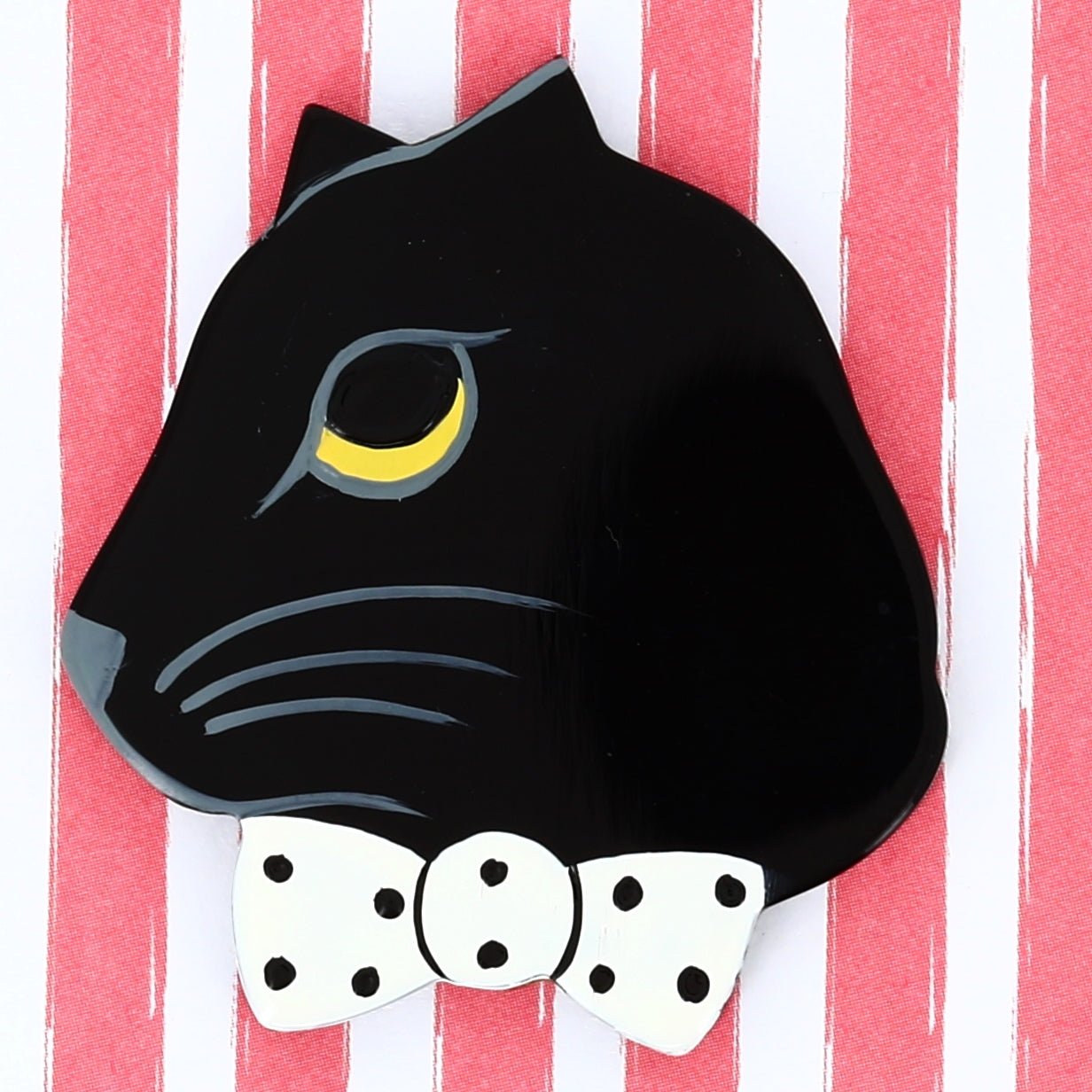 Black and white Ribbon Cat Brooch - Galalith – Vintage Jewelry - handcrafted by Pavone by Pavone