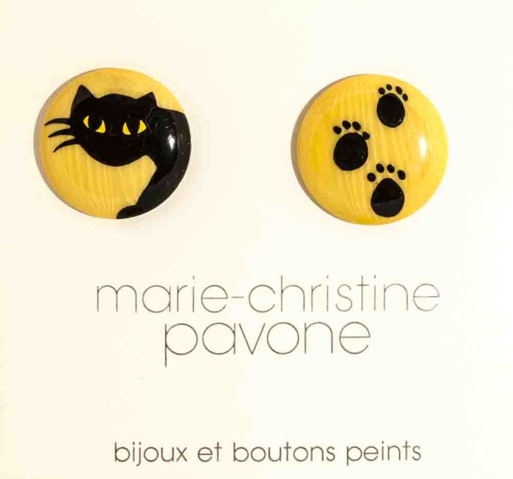 Buttons : Black Cat and Tracks on Yellow Galalith Buttons (set of two Buttons) 26mm