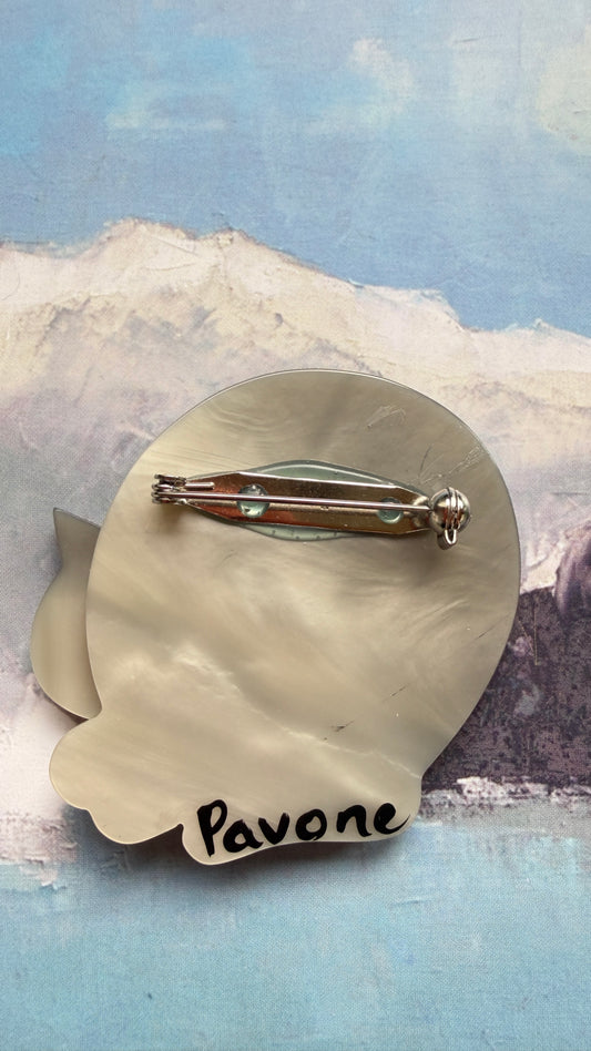 Beige and Grey Sitting Cat Decor with Hearts. Brooch  back side