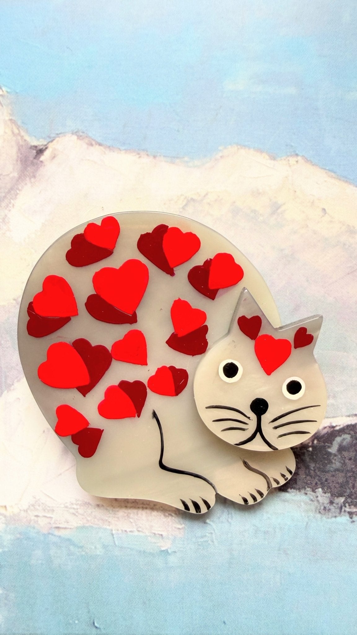 Beige and Grey Sitting Cat Decor with Hearts Brooch - Galalith – Vintage Jewelry - handcrafted by Pavone by Pavone