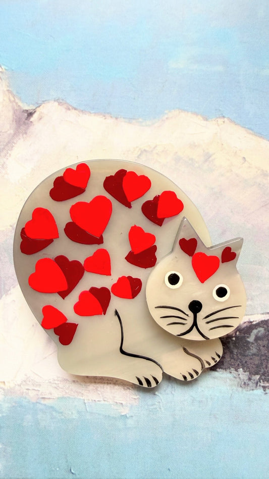 Beige and Grey Sitting Cat Decor with Hearts Brooch - Galalith – Vintage Jewelry - handcrafted by Pavone by Pavone