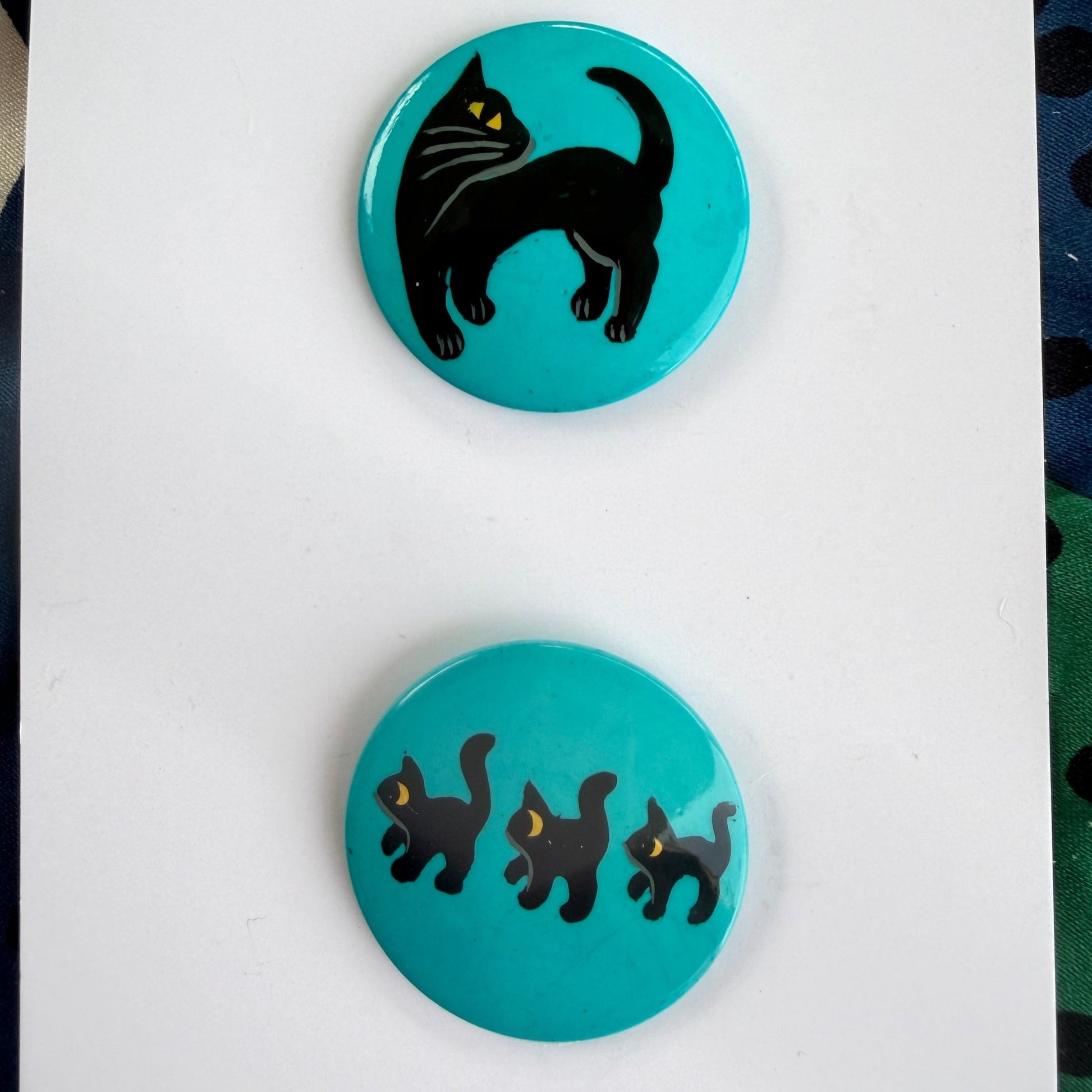 Buttons : Black Family Cat on Turquoise Blue Galalith Buttons (Set of 2 Buttons) diameter 28mm - Galalith – Vintage Jewelry - handcrafted by Pavone by Pavone