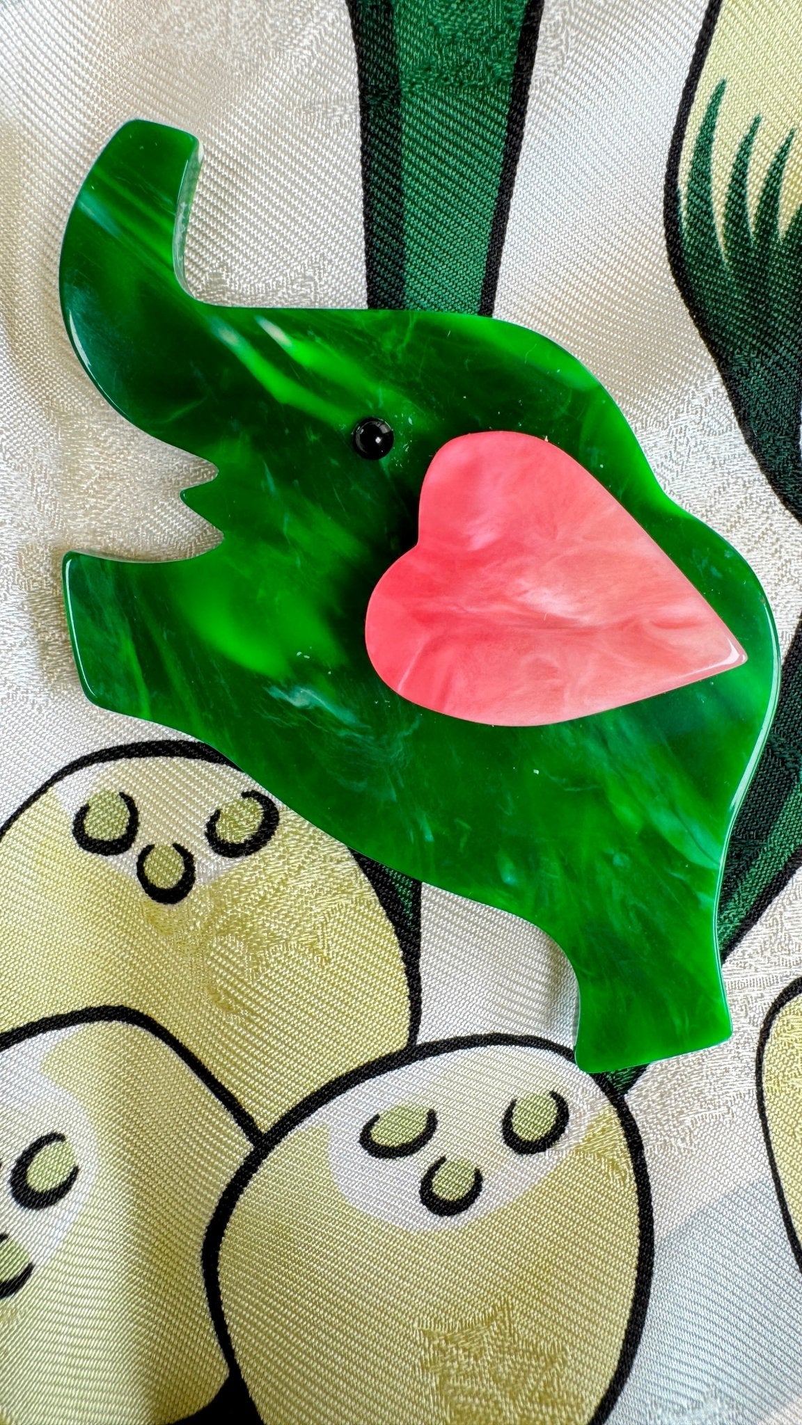 Flamed Green Elephant Heart Brooch - Galalith – Vintage Jewelry - handcrafted by Pavone by Pavone