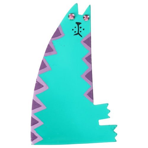 Lagoon Green Sitting Chadok Cat Brooch with purple and lilac geometric decor - Galalith – Vintage Jewelry - handcrafted by Pavone by Pavone