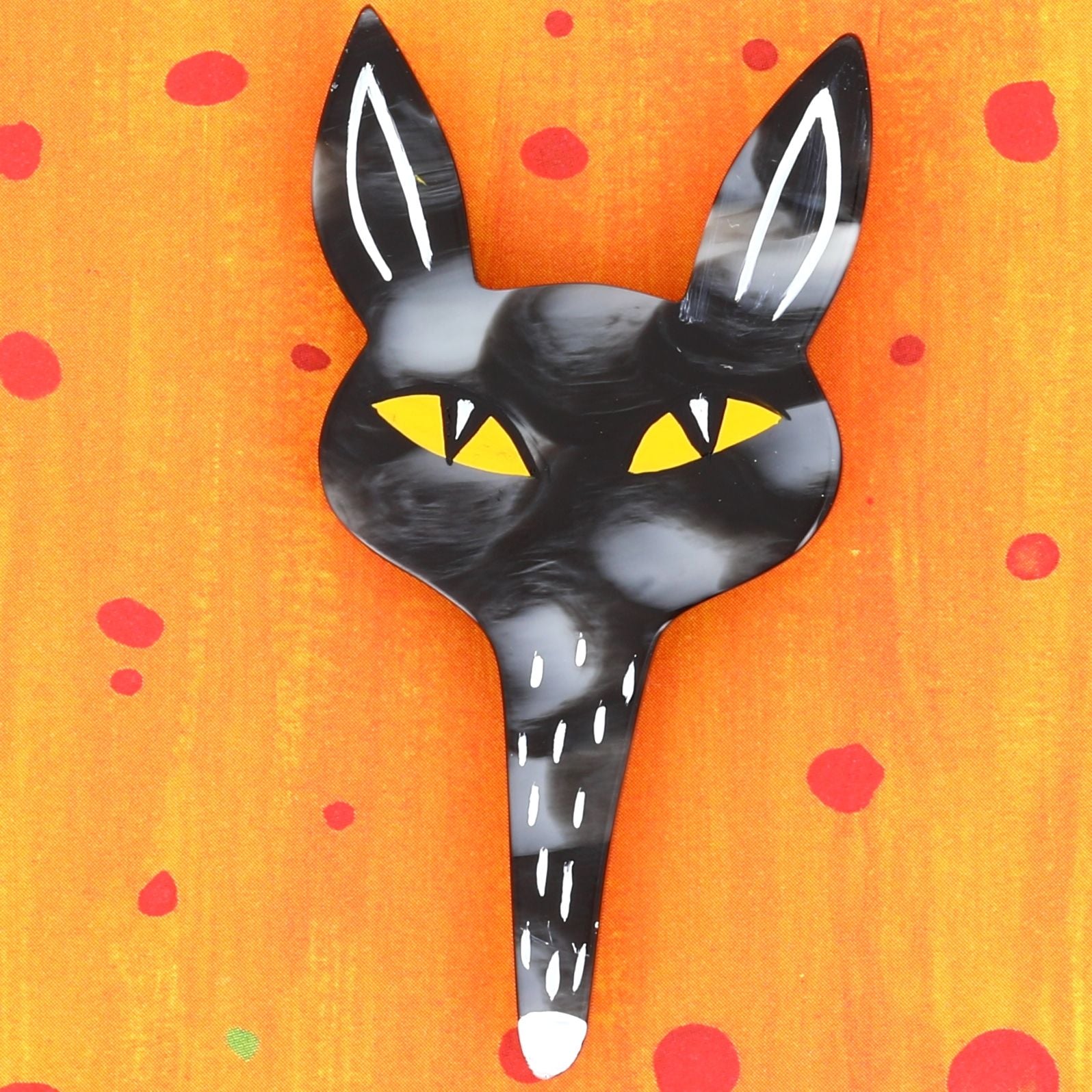 Speckled gray Fox Head Brooch in galalith