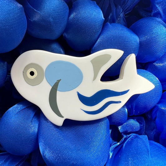 Small Whale Brooch Porcelain Decor White and blue in galaliyh