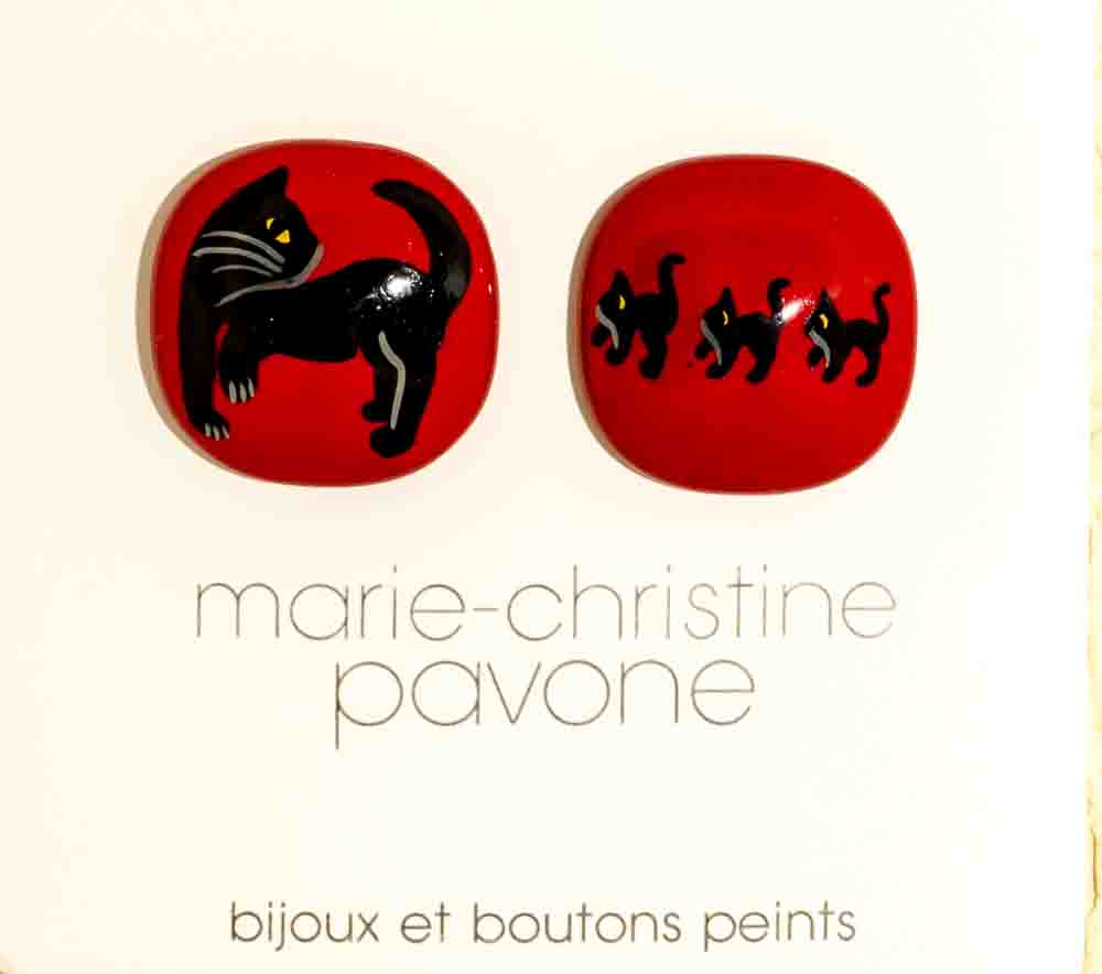 Buttons : Black Family Cat on Red Galalith Buttons (Set of 2 Buttons) diameter 22mm