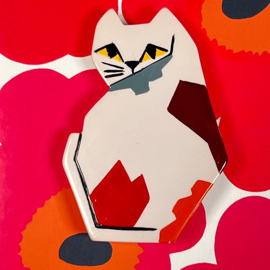 Ivory and Red B10 Cat Brooch - Galalith – Vintage Jewelry - handcrafted by Pavone by Pavone