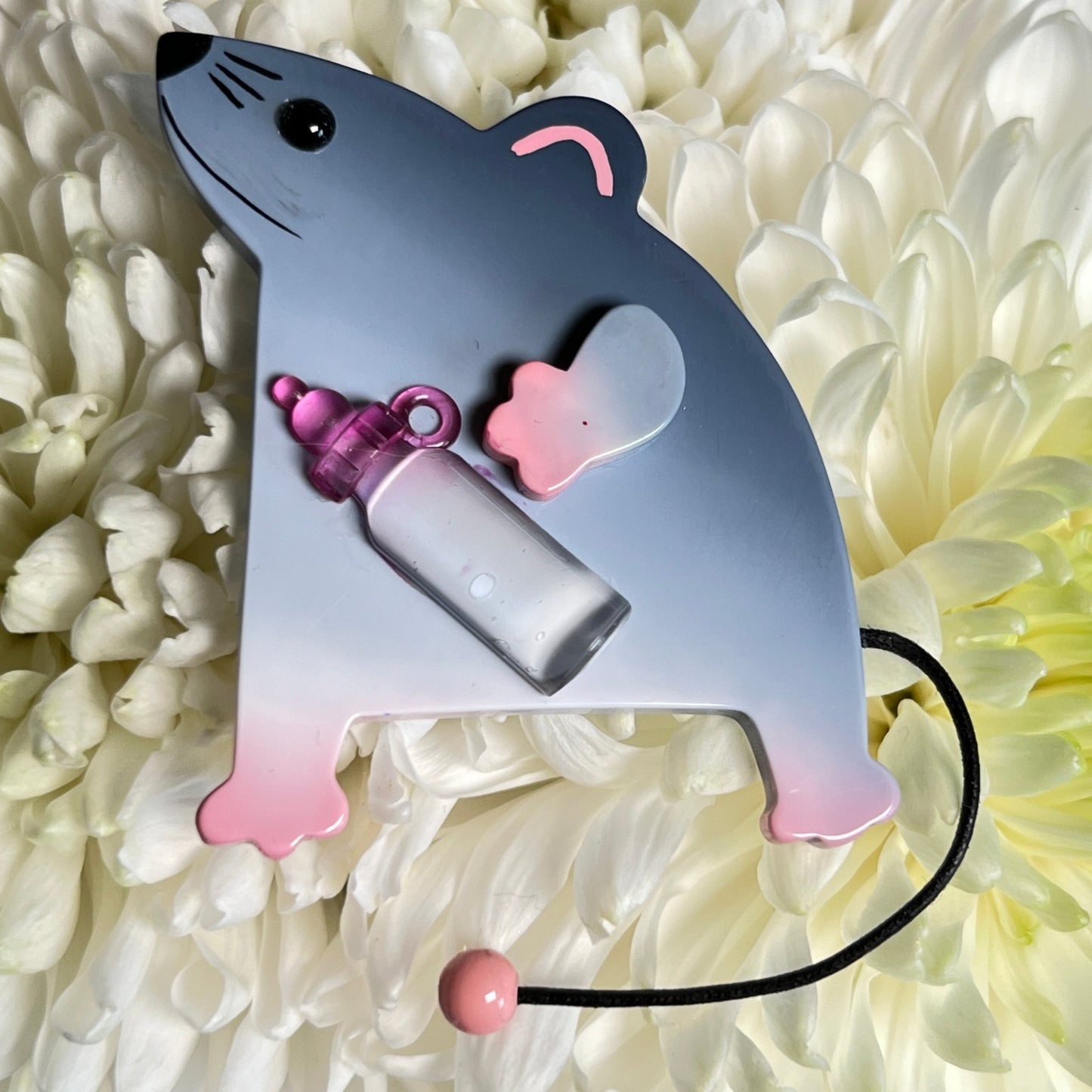 Payne Grey Bibberbabymouse Mouse Brooch - Galalith – Vintage Jewelry - handcrafted by Pavone by Pavone